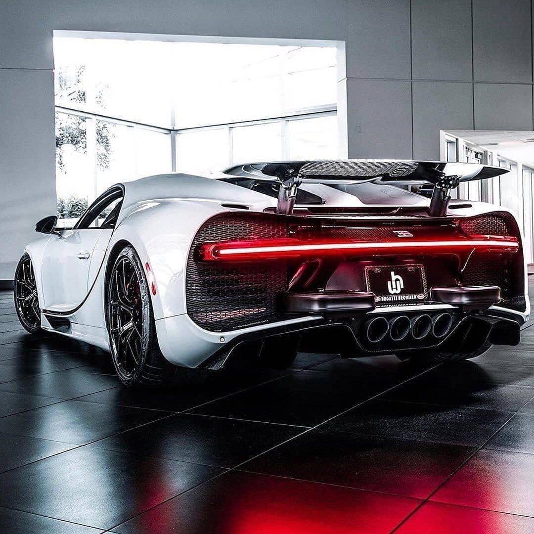 Chiron back view #Bugatti #Chiron #BugattiChiron #Sport #Racing #Tuning #Coupe #Speed #Luxury